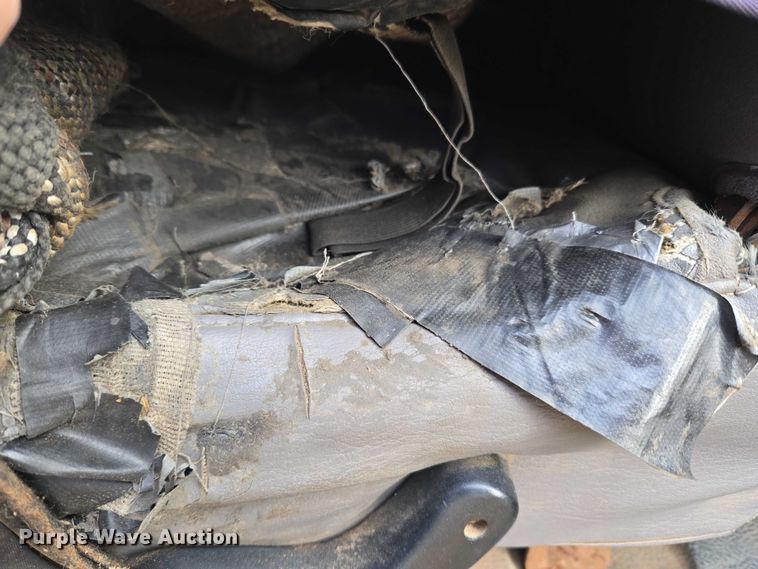 image for item ET5442 2001 Dodge Ram 1500 flatbed pickup truck