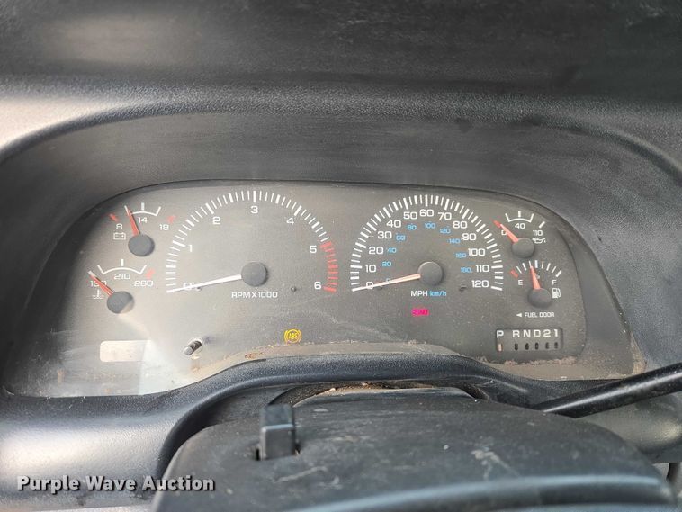 image for item ET5442 2001 Dodge Ram 1500 flatbed pickup truck