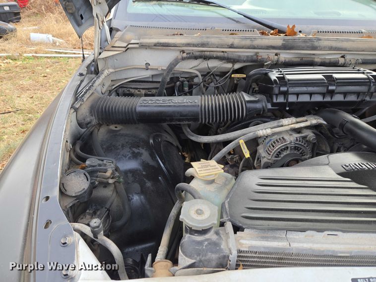 image for item ET5442 2001 Dodge Ram 1500 flatbed pickup truck