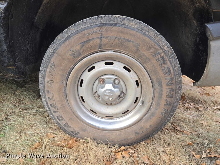 image for item ET5442 2001 Dodge Ram 1500 flatbed pickup truck