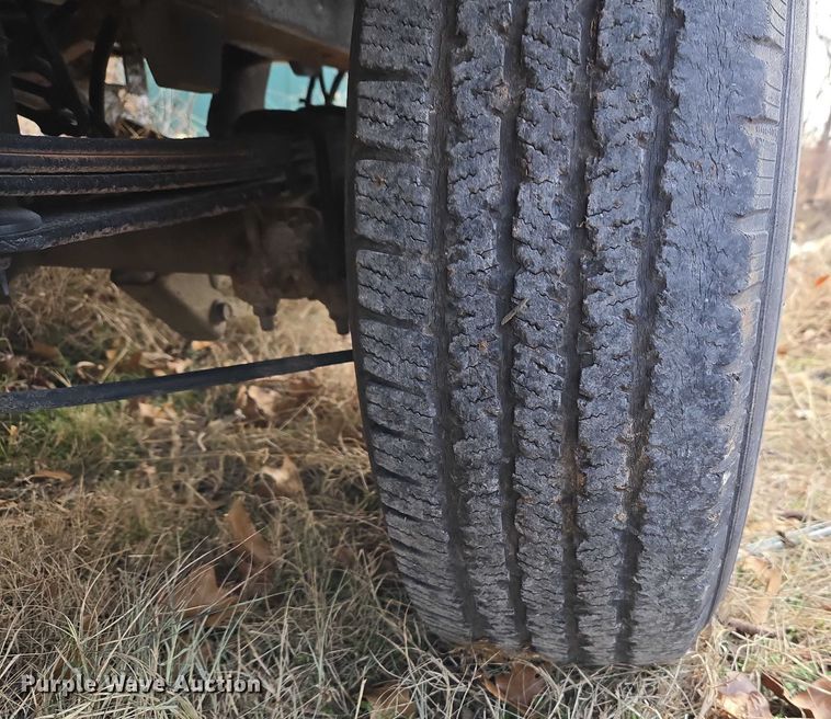 image for item ET5442 2001 Dodge Ram 1500 flatbed pickup truck