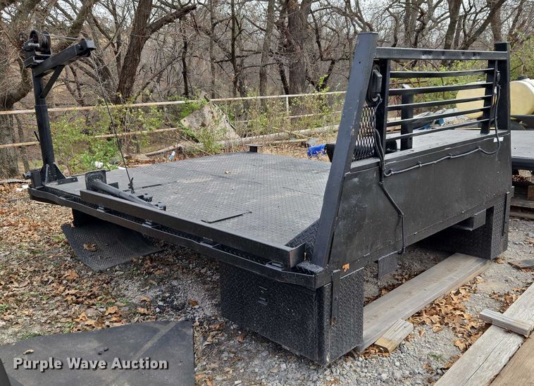 image for item ET5462 Flatbed pickup bed