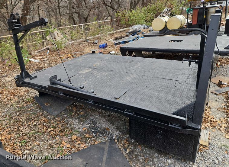 image for item ET5462 Flatbed pickup bed