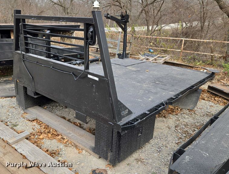 image for item ET5462 Flatbed pickup bed