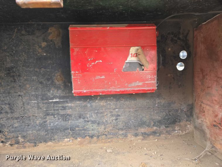 image for item ET5462 Flatbed pickup bed