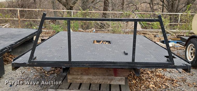 image for item ET5463 Flatbed pickup bed