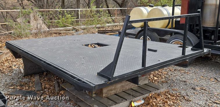 image for item ET5463 Flatbed pickup bed