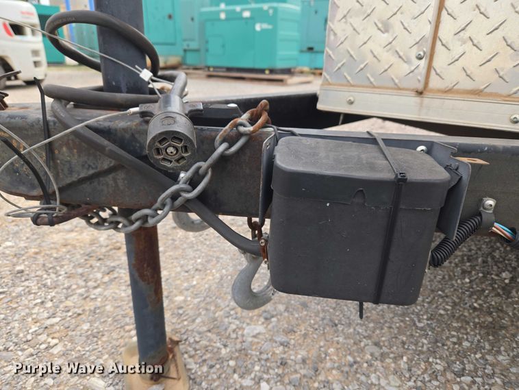 image for item ET5475 2016 Lark United Manufacturing enclosed cargo trailer