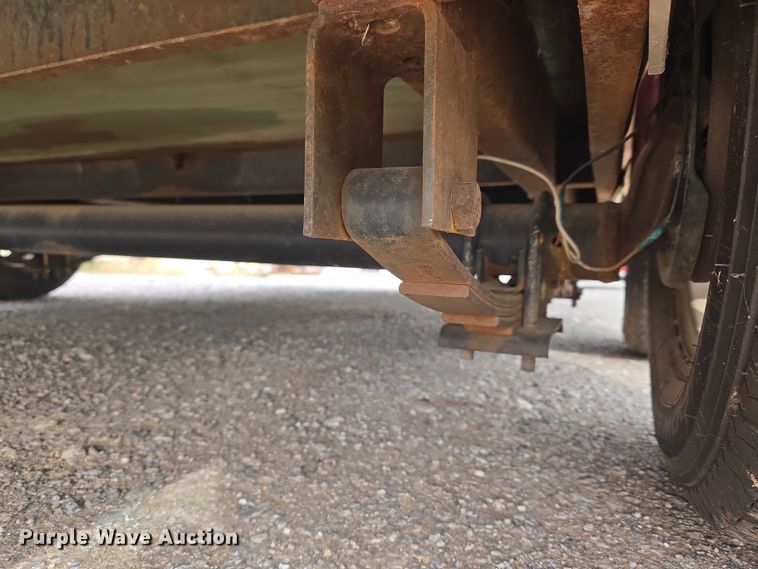 image for item ET5475 2016 Lark United Manufacturing enclosed cargo trailer