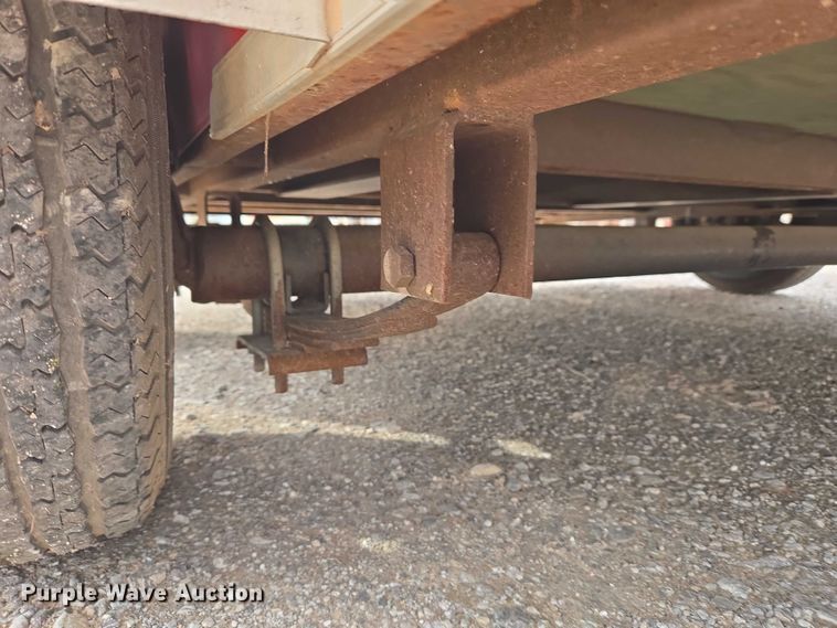 image for item ET5475 2016 Lark United Manufacturing enclosed cargo trailer