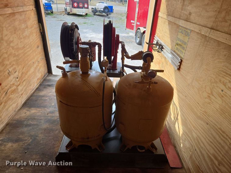 image for item ET5475 2016 Lark United Manufacturing enclosed cargo trailer