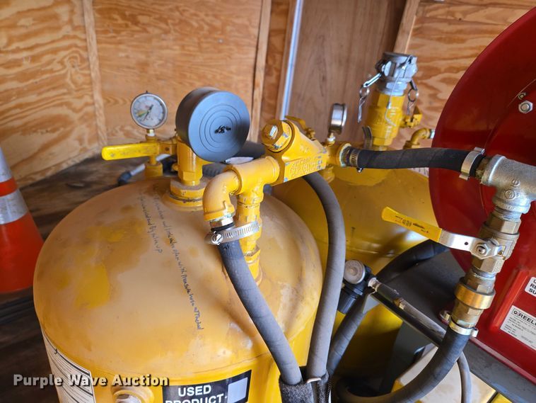 image for item ET5475 2016 Lark United Manufacturing enclosed cargo trailer