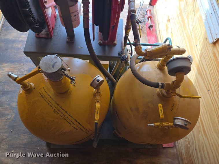 image for item ET5475 2016 Lark United Manufacturing enclosed cargo trailer