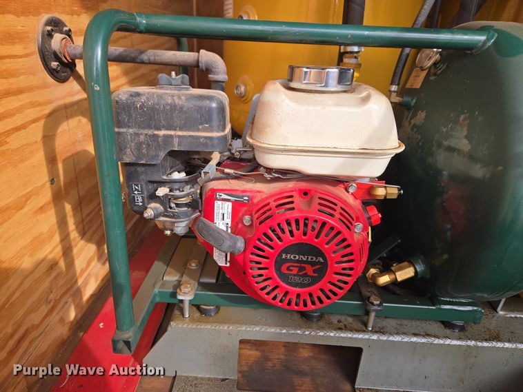 image for item ET5475 2016 Lark United Manufacturing enclosed cargo trailer