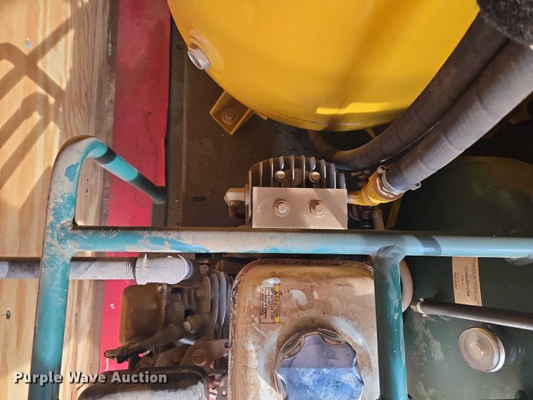 image for item ET5475 2016 Lark United Manufacturing enclosed cargo trailer