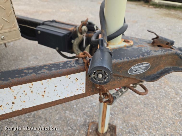 image for item ET5476 2016 Lark United Manufacturing LLC. enclosed cargo trailer