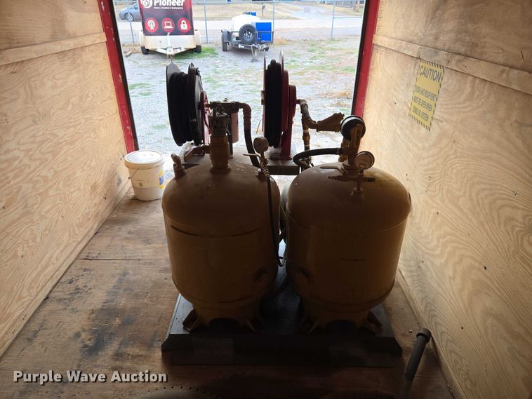 image for item ET5476 2016 Lark United Manufacturing LLC. enclosed cargo trailer