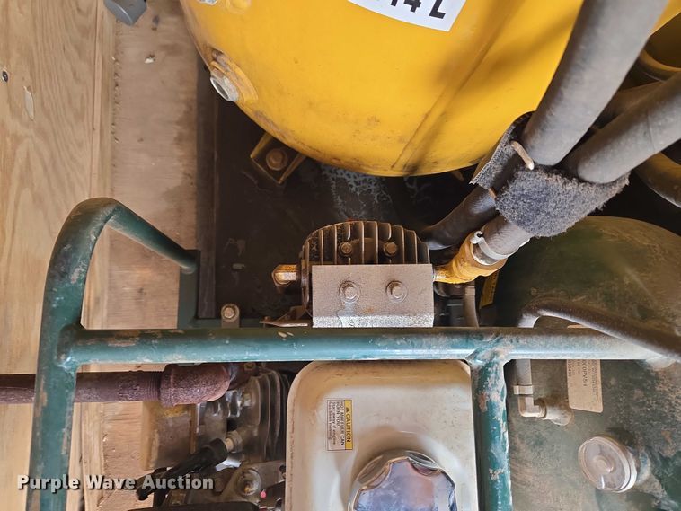 image for item ET5476 2016 Lark United Manufacturing LLC. enclosed cargo trailer