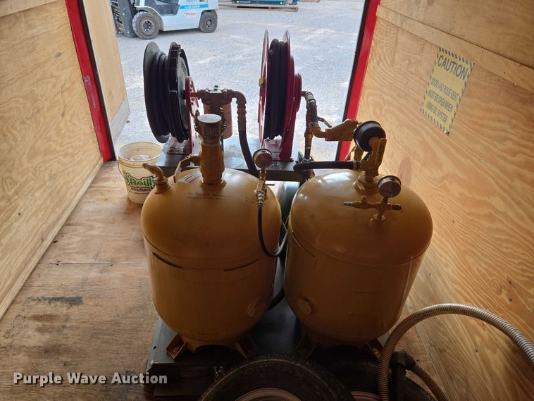 image for item ET5477 2016 Lark United Manufacturing LLC enclosed cargo trailer