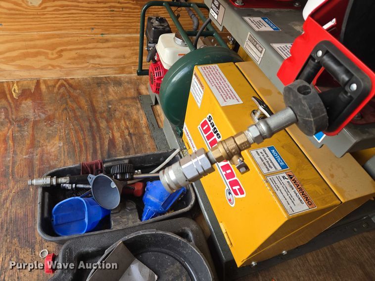 image for item ET5477 2016 Lark United Manufacturing LLC enclosed cargo trailer