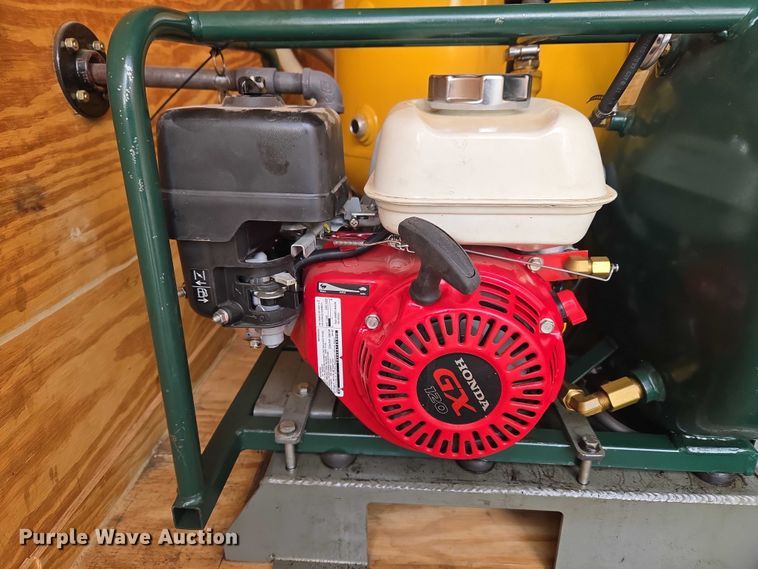 image for item ET5477 2016 Lark United Manufacturing LLC enclosed cargo trailer