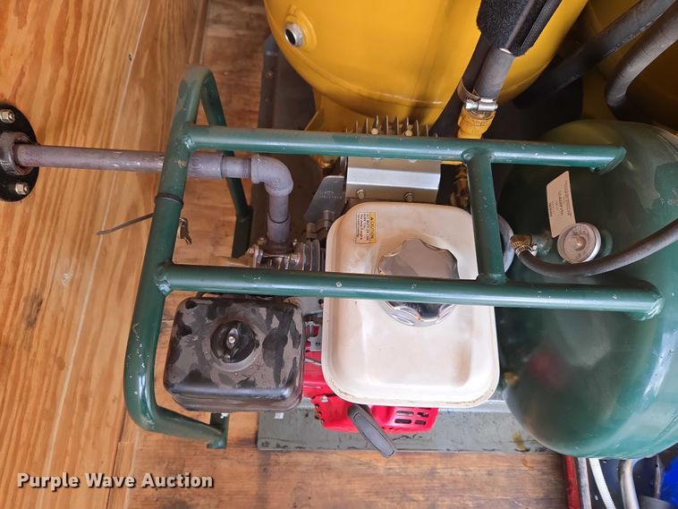 image for item ET5477 2016 Lark United Manufacturing LLC enclosed cargo trailer