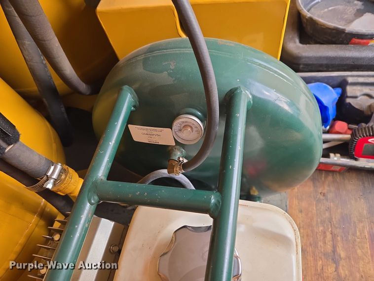 image for item ET5477 2016 Lark United Manufacturing LLC enclosed cargo trailer