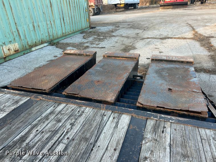 image for item ET6797 2014 Brutt Easy pull equipment trailer