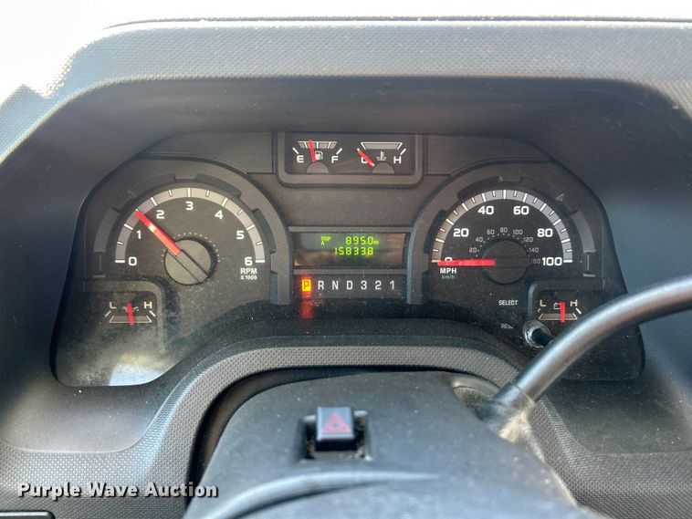 image for item ET6814 2012 Ford E450 Super Duty shuttle bus