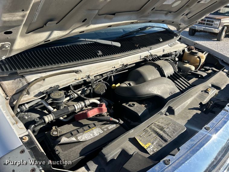 image for item ET6814 2012 Ford E450 Super Duty shuttle bus