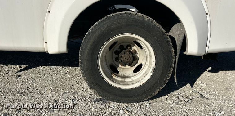 image for item ET6814 2012 Ford E450 Super Duty shuttle bus