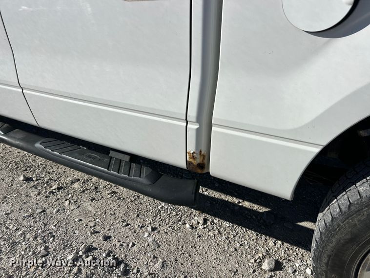 image for item ET6816 2011 Ford F150 XLT Crew Cab pickup truck