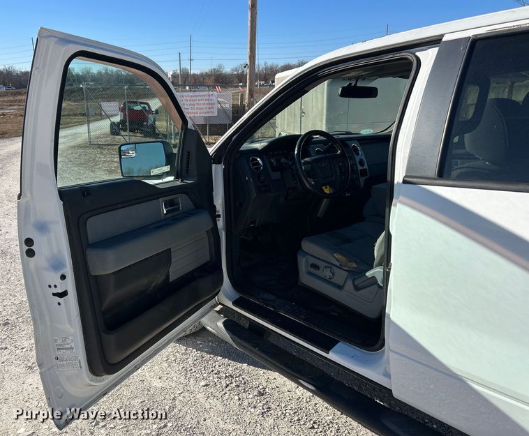 image for item ET6816 2011 Ford F150 XLT Crew Cab pickup truck