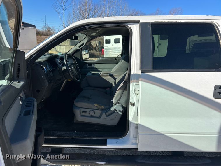 image for item ET6816 2011 Ford F150 XLT Crew Cab pickup truck