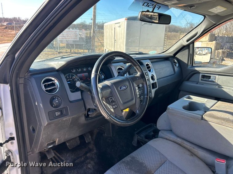 image for item ET6816 2011 Ford F150 XLT Crew Cab pickup truck