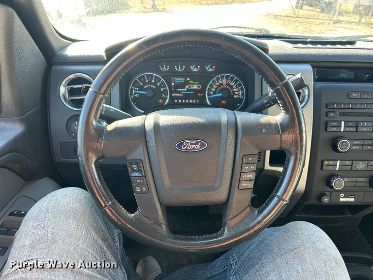 image for item ET6816 2011 Ford F150 XLT Crew Cab pickup truck