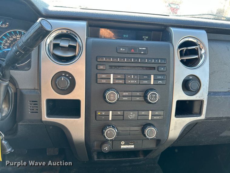 image for item ET6816 2011 Ford F150 XLT Crew Cab pickup truck