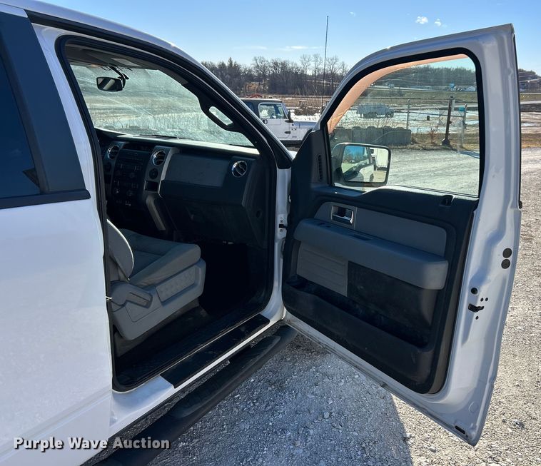 image for item ET6816 2011 Ford F150 XLT Crew Cab pickup truck