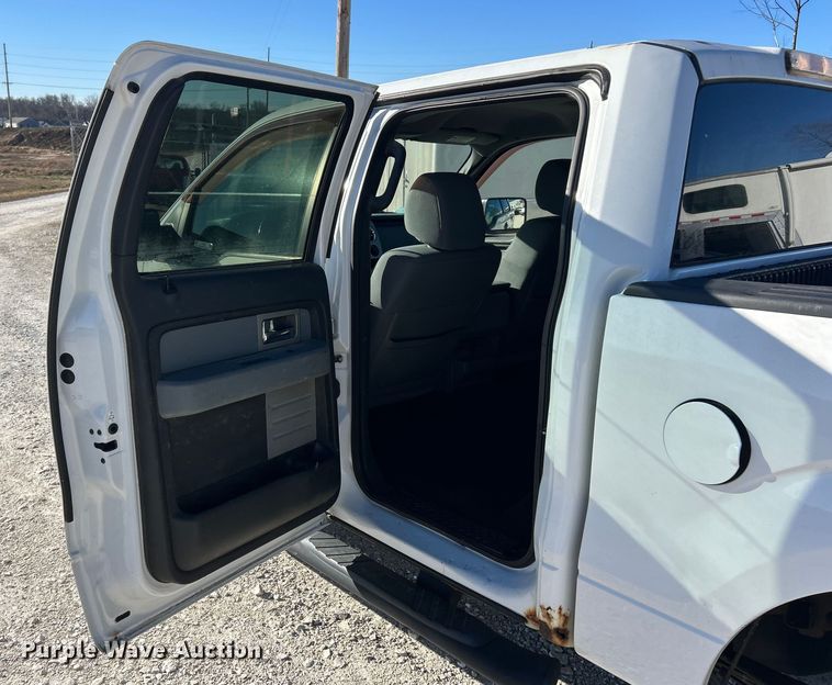 image for item ET6816 2011 Ford F150 XLT Crew Cab pickup truck