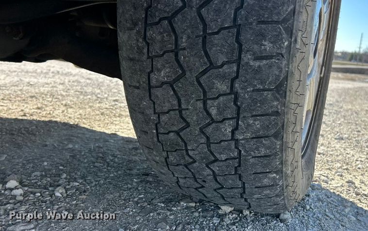 image for item ET6816 2011 Ford F150 XLT Crew Cab pickup truck