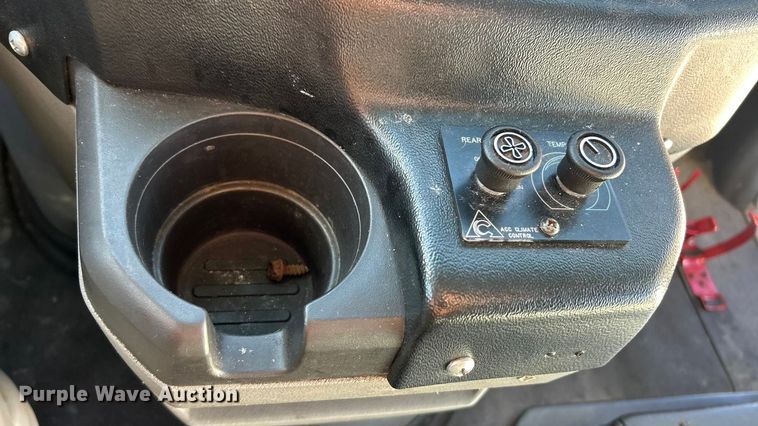 image for item ET6817 2012 Ford E450 Super Duty shuttle bus