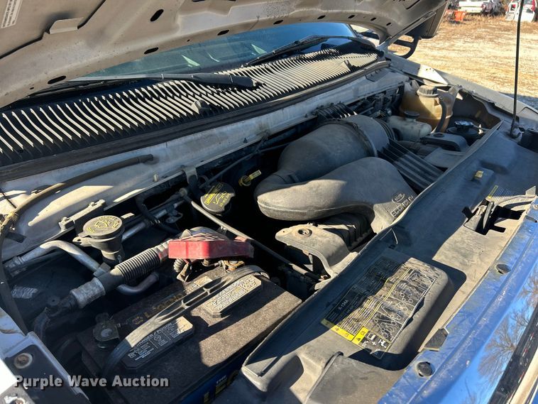 image for item ET6817 2012 Ford E450 Super Duty shuttle bus