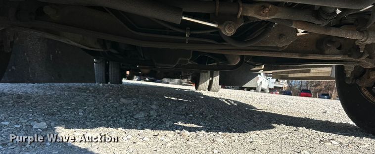 image for item ET6817 2012 Ford E450 Super Duty shuttle bus