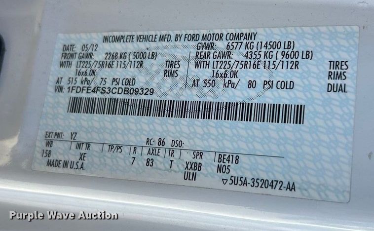 image for item ET6817 2012 Ford E450 Super Duty shuttle bus