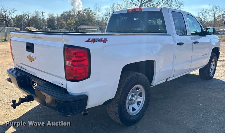 image for item ET7344 2019 Chevrolet Silverado 1500 Ext. Cab pickup truck