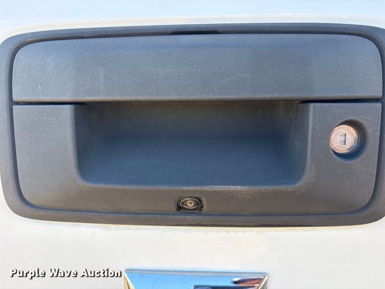 image for item ET7344 2019 Chevrolet Silverado 1500 Ext. Cab pickup truck