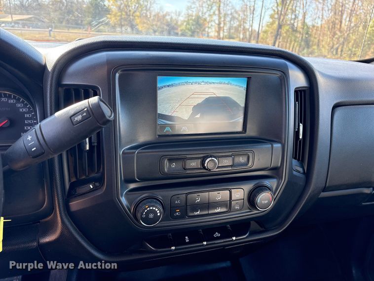 image for item ET7344 2019 Chevrolet Silverado 1500 Ext. Cab pickup truck