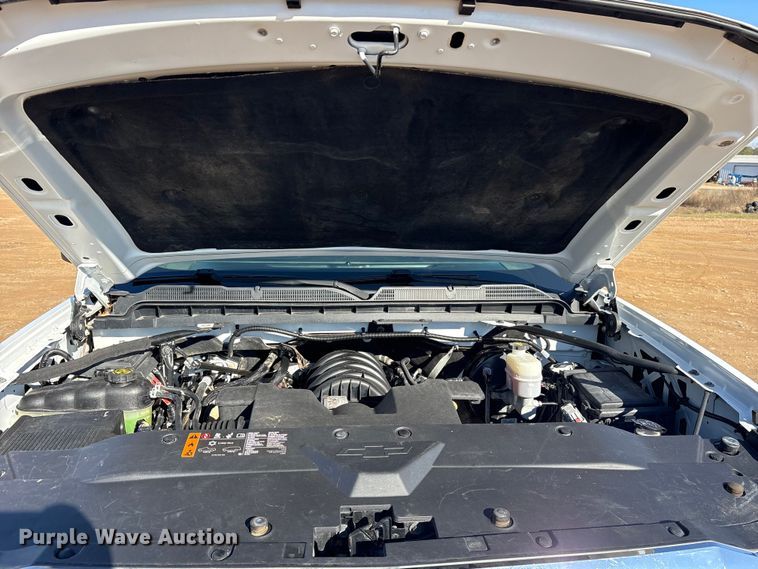 image for item ET7344 2019 Chevrolet Silverado 1500 Ext. Cab pickup truck