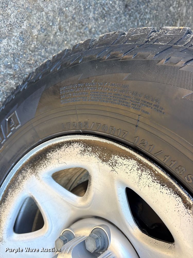 image for item ET7344 2019 Chevrolet Silverado 1500 Ext. Cab pickup truck