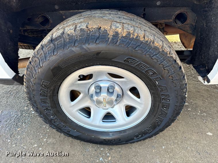 image for item ET7344 2019 Chevrolet Silverado 1500 Ext. Cab pickup truck